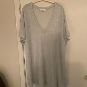 Addictive Elle silver v neck t-shirt never worn